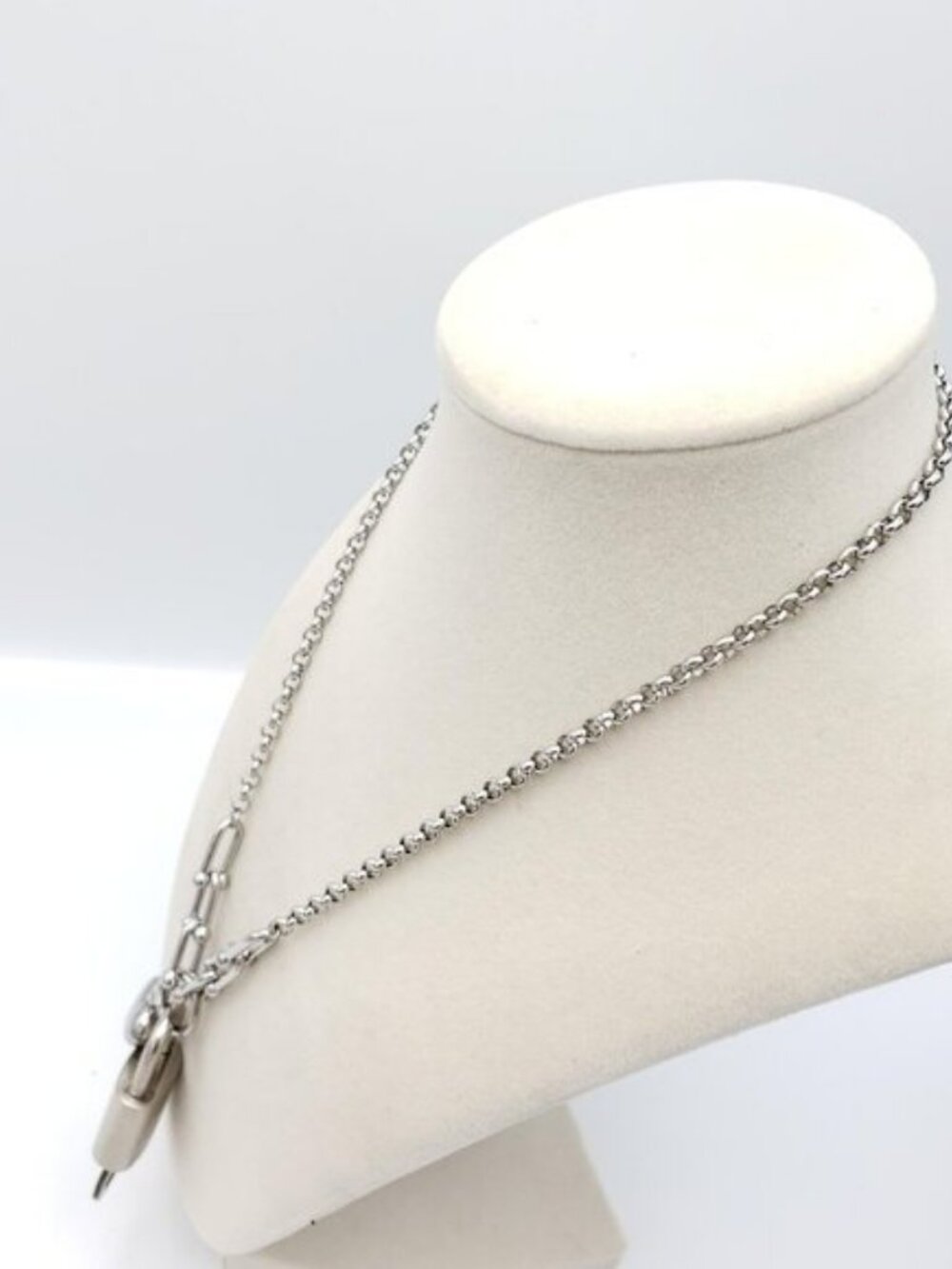 Authentic Louis Vuitton Silver LockUnbranded Stainless Steel Plated Silver Chain - Picture 5 of 13